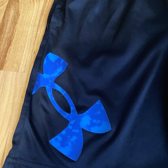 Under Armour boys' athletic basketball training tech shorts big logo - Picture 2 of 6